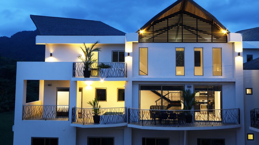 SKY PENTHOUSES 3BR 3,5 BTH - 6BR 5,5BTH at OCEANO