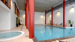 Piscina coperta, piscina all'aperto