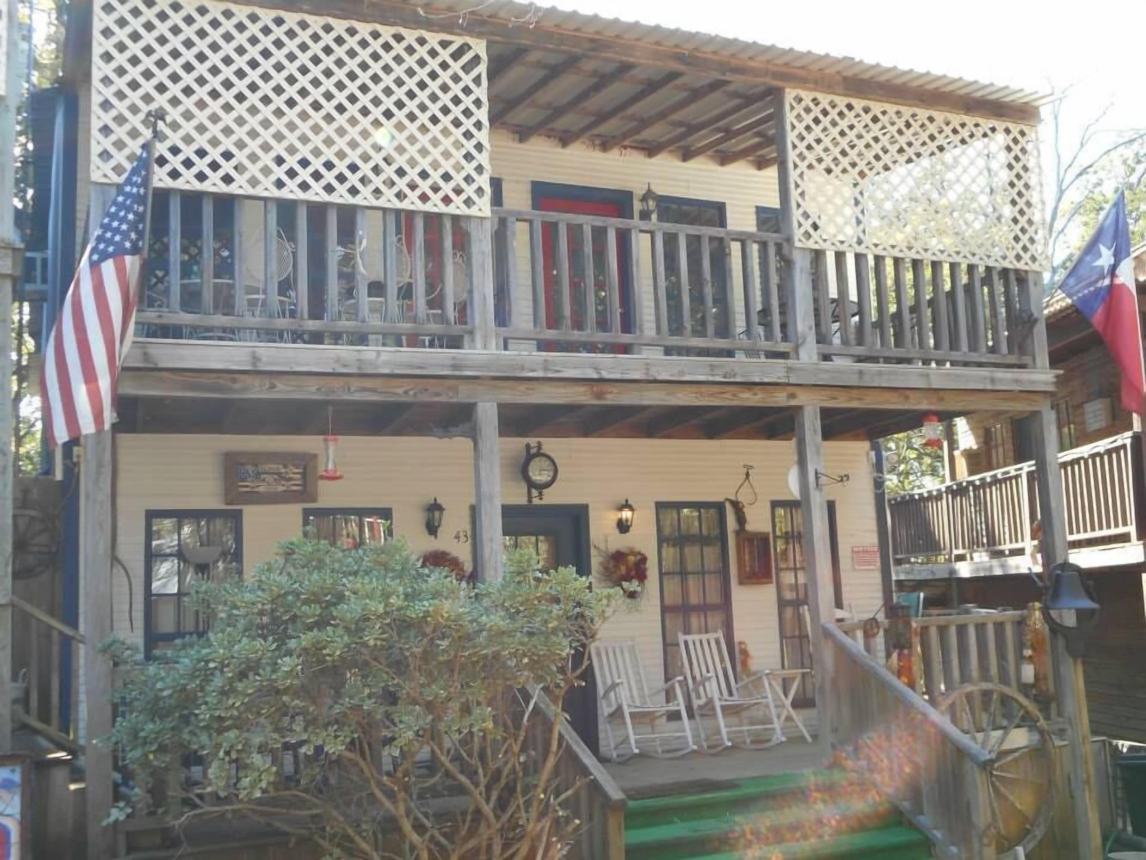 Lone Star Bed and Bath in Terrell, United States