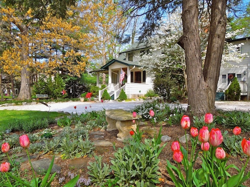 Check Expedia for Availability of Oakland Cottage Bed & Breakfast