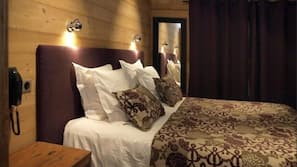 Ropa de cama de alta calidad y escritorio