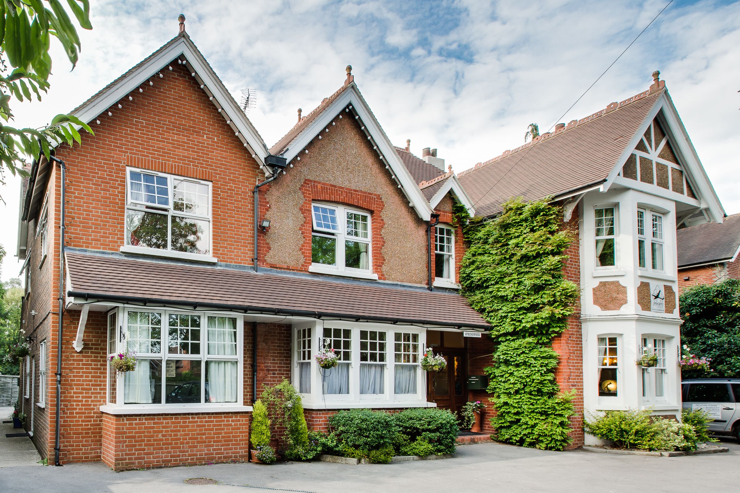 Springwood Luxury B&B in Horley, United Kingdom