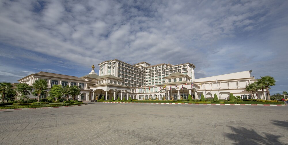 Garden City Hotel Reviews Photos Rates Ebookers Curly Selected Item