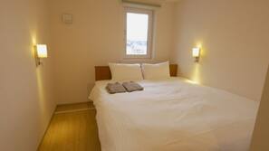 In-room safe, desk, free WiFi, linens