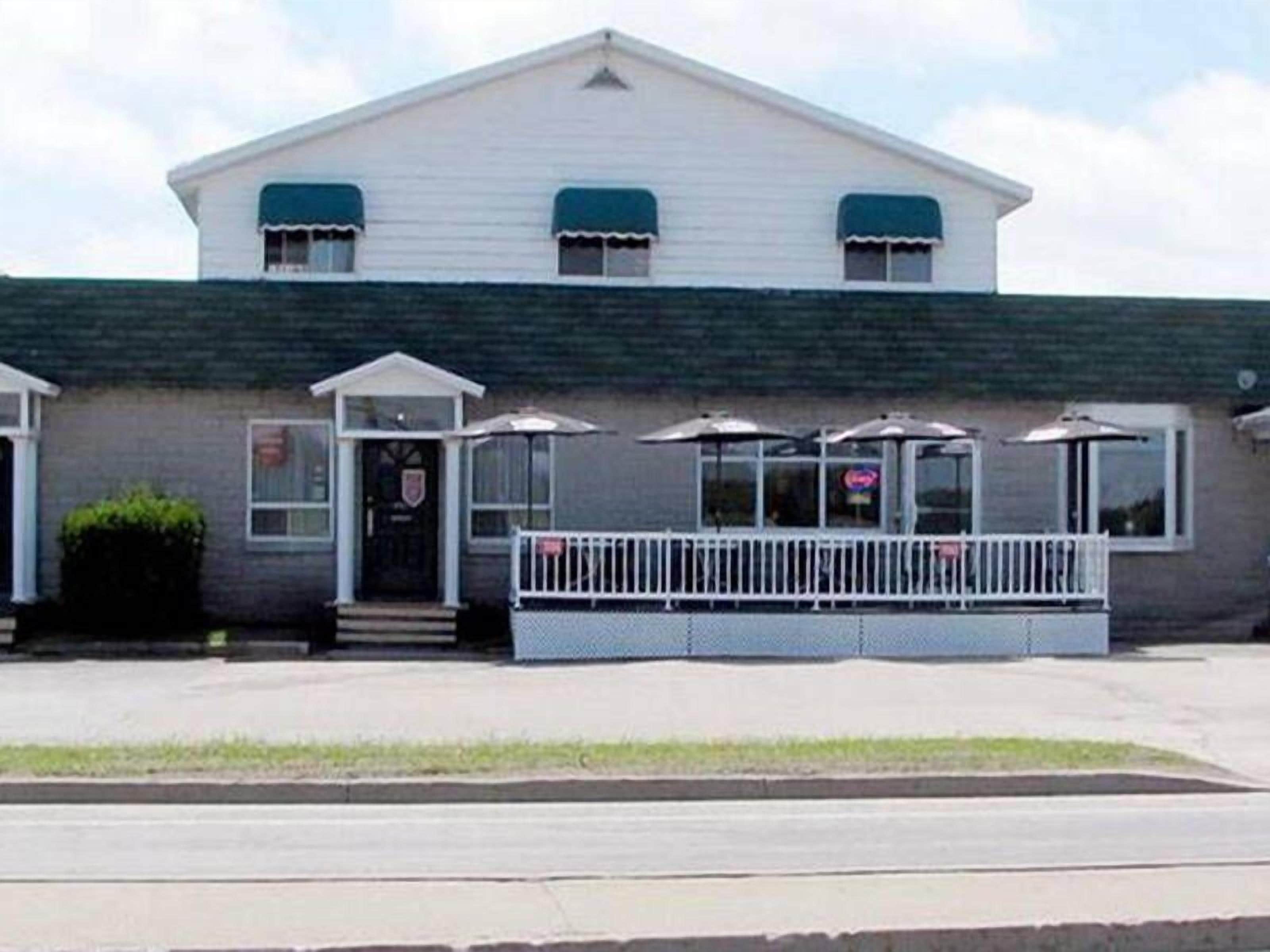 Motel Bon-Air Pont-Rouge in Pont-Rouge, Canada