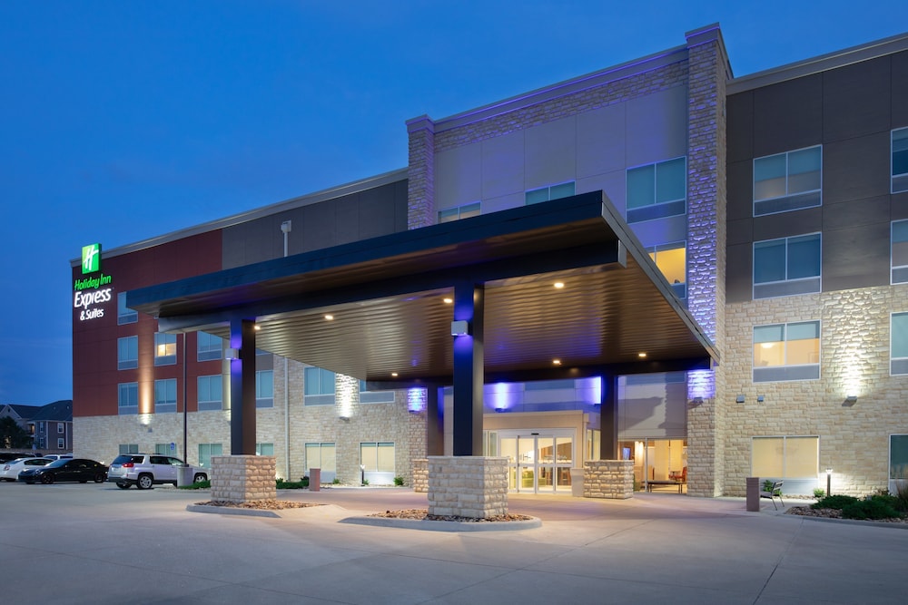 Primary image, Holiday Inn Express & Suites Great Bend, an IHG Hotel