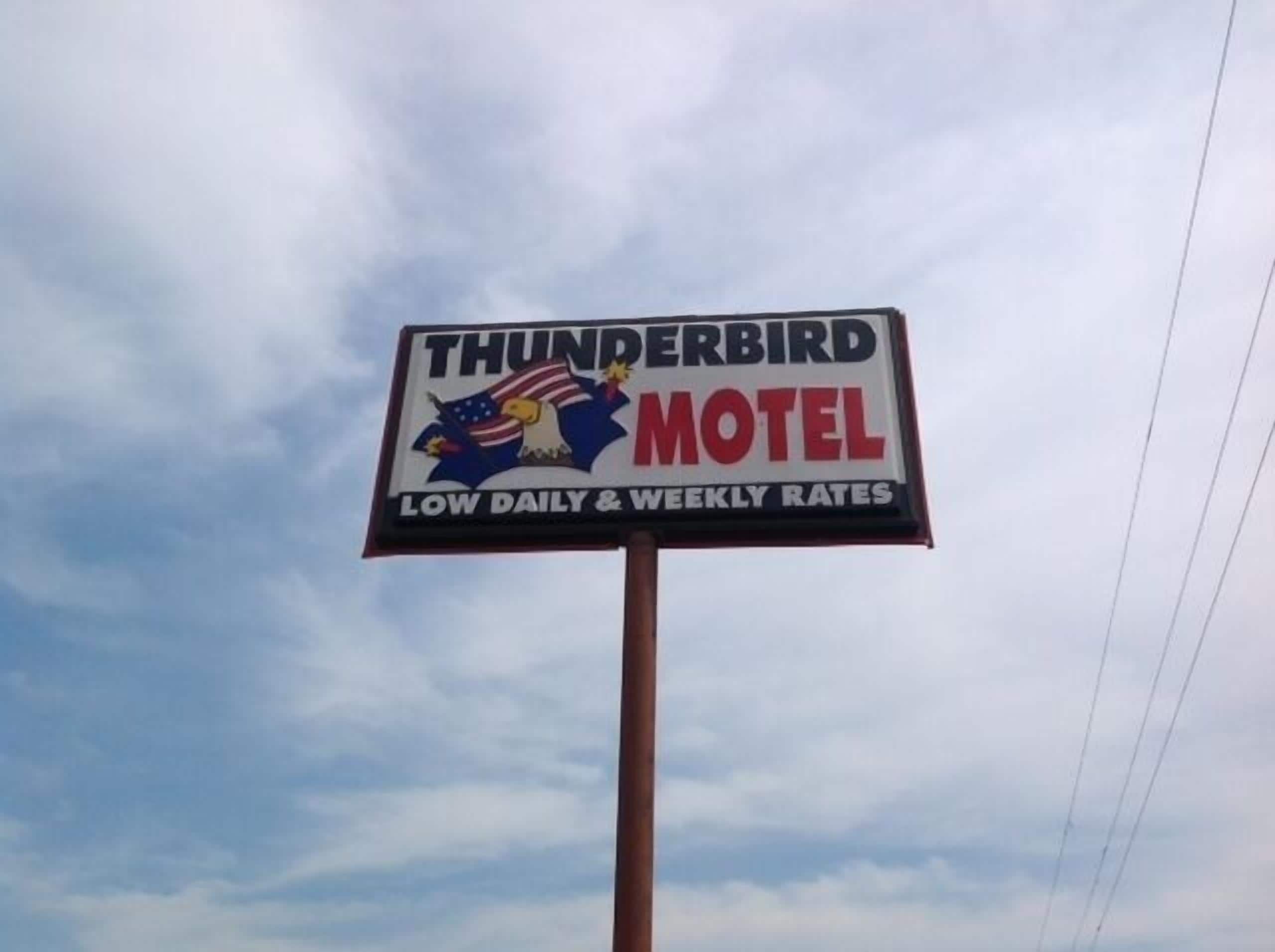 Thunderbird Motel in Atoka, United States