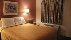 Desk, laptop workspace, iron/ironing board, free WiFi