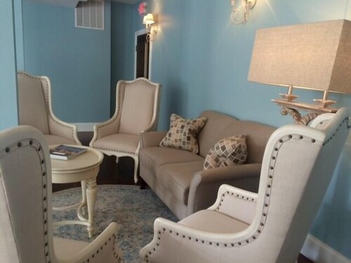 The Inn At Spring House In Block Island Hotel Rates Reviews On Hotel Front Evening Night Featured Image Lobby Sitting Area