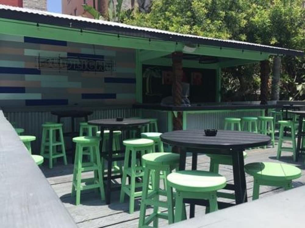 Upper Deck Hotel and Bar Adults Only, South Padre Island 129 Room