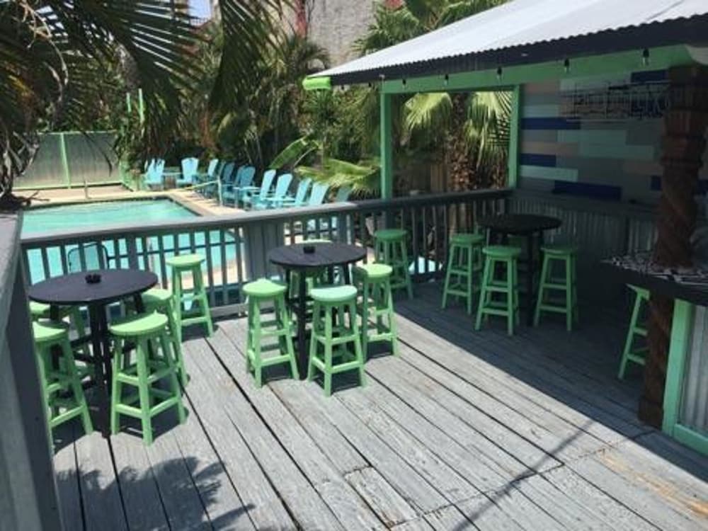 Upper Deck Hotel and Bar Adults Only, South Padre Island 129 Room
