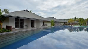 3 outdoor pools