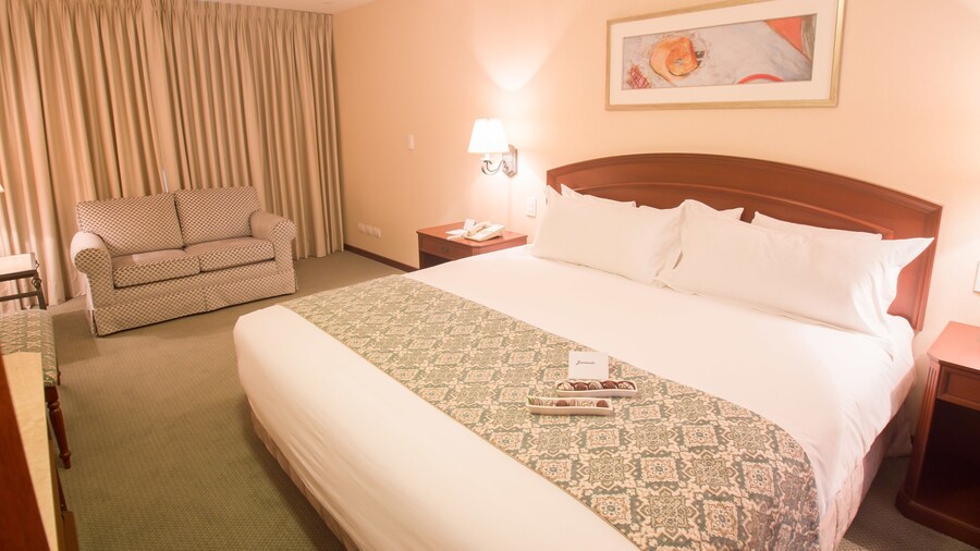 Los Tallanes Hotel & Suites
