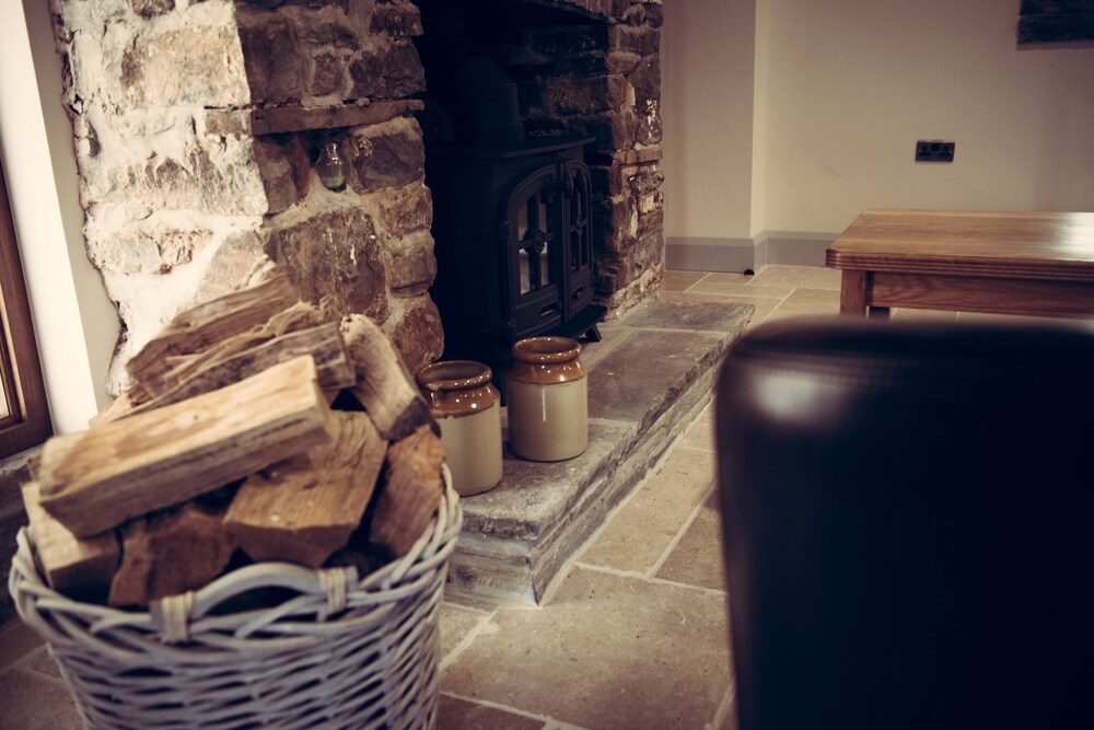 The Waun Wyllt Deals & Reviews (Llanelli, GBR) Wotif