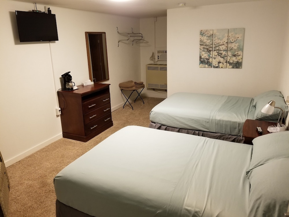 Lake Land Inn In Muskegon Hotel Rates Reviews On Orbitz
