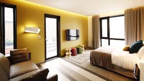 Premium bedding, down comforters, in-room safe, desk