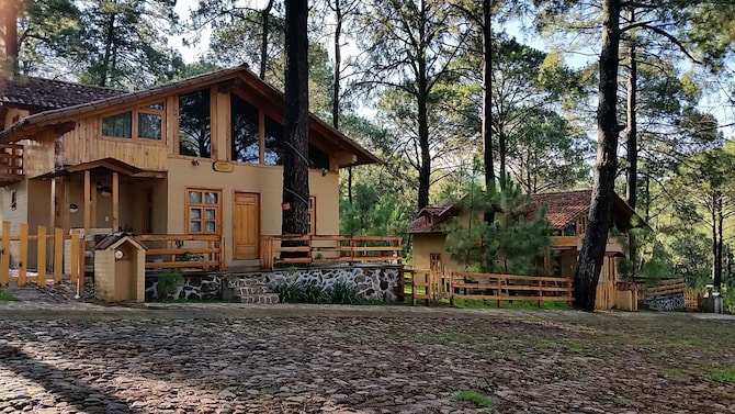 Cabanas Los Abuelos (Mazamitla, México) | Expedia.es