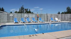 Piscine extérieure (ouverte en saison)