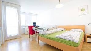 Bureau, lits bébé (gratuits), Wi-Fi gratuit