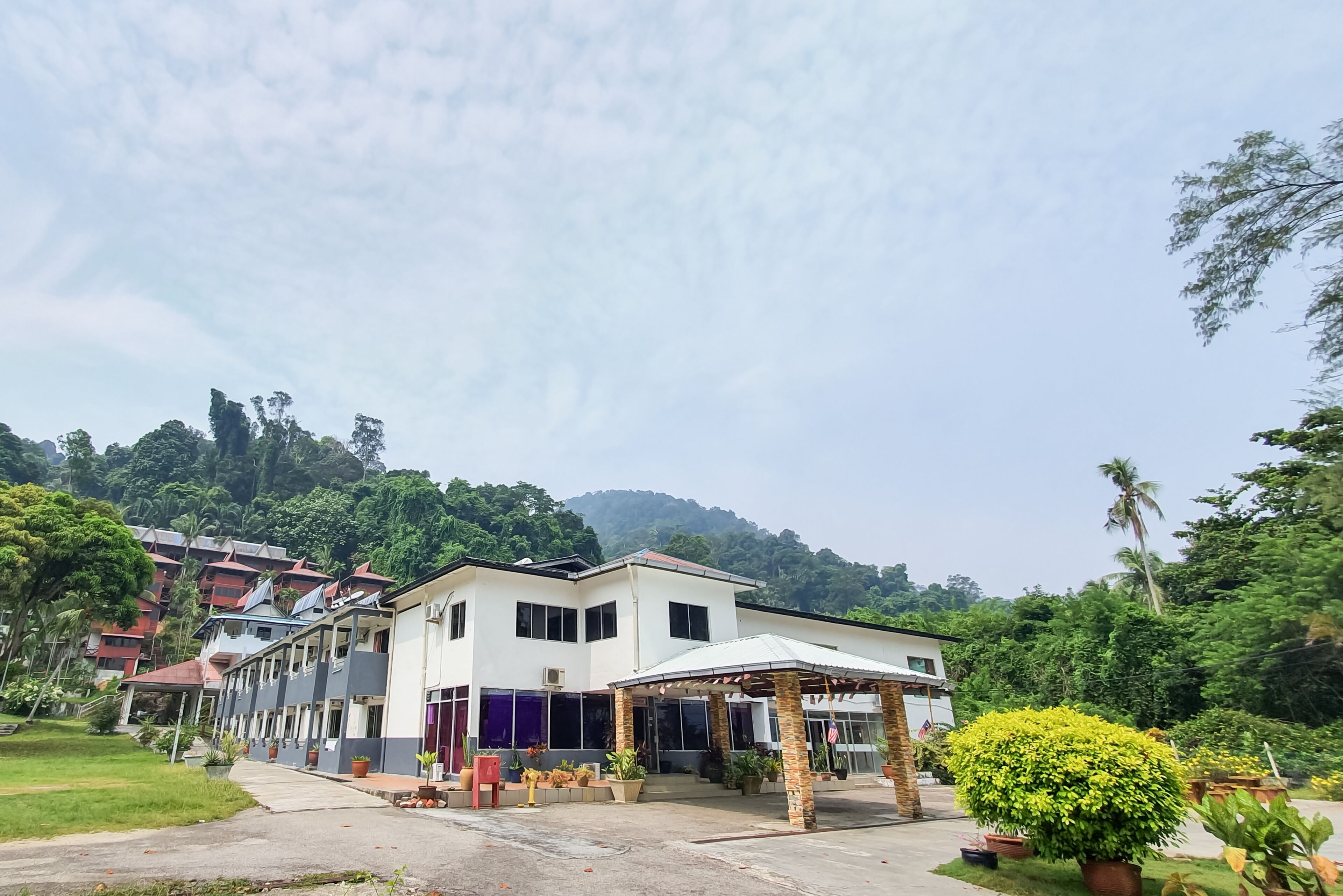 Nipah Bay Villa Offers A Nice Chalet For A Good Price