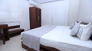 Desk, soundproofing, iron/ironing board, free WiFi