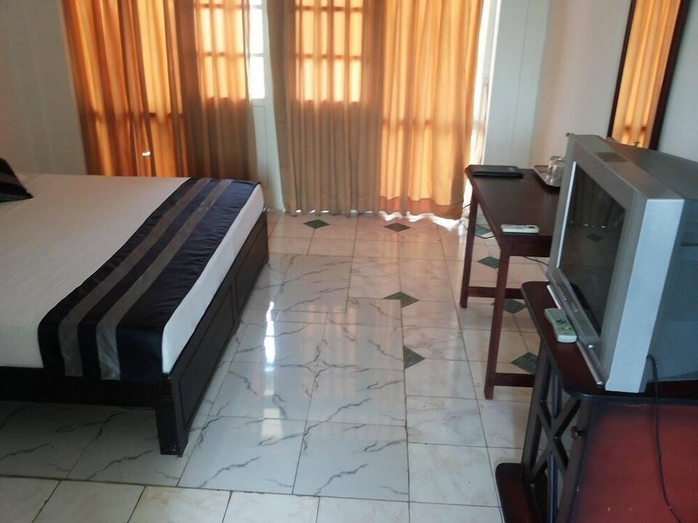 Nathalia Tourist Hotel Deals & Reviews (Seeduwa Katunayake, LKA) Wotif