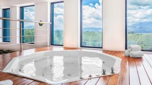 Bañera de hidromasaje en el interior