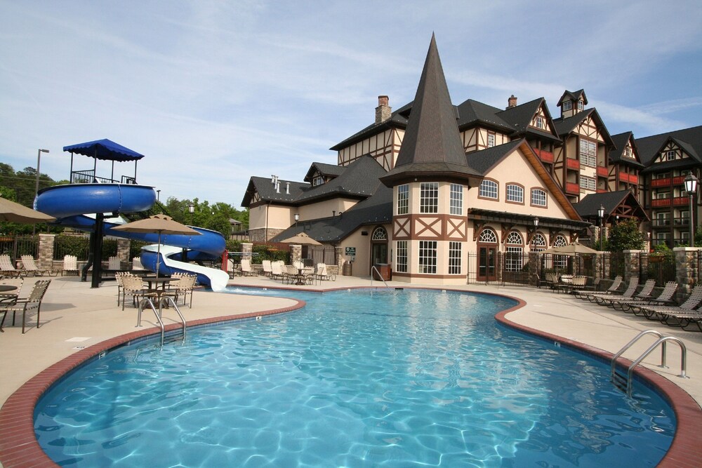 the inn at christmas place reviews photos rates christmas tree inn gatlinburg tn