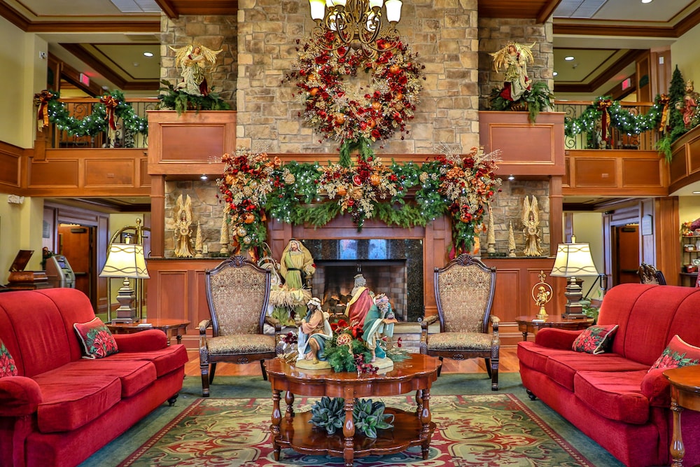 The Inn at Christmas Place Deals & Reviews (Pigeon USA) Wotif