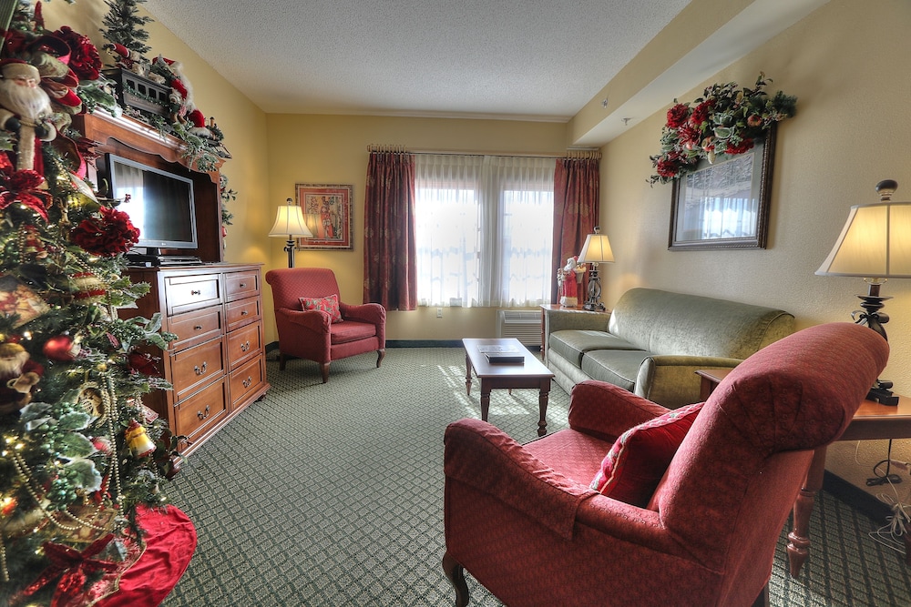 The Inn at Christmas Place, Pigeon Forge: $249 Room Prices &amp; Reviews