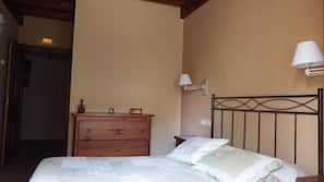 Cribs/infant beds, free WiFi, linens