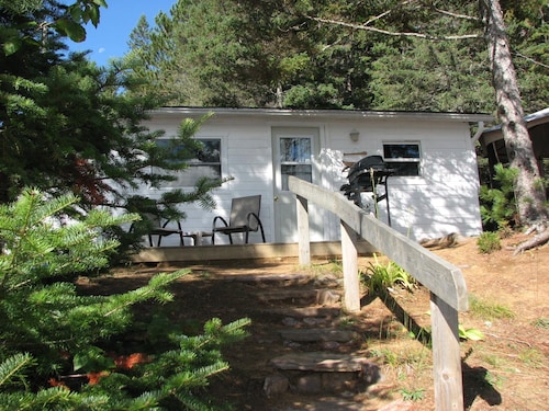 Great Place to stay White Pine Cottages on Lake St. Peter near Hastings Highlands 