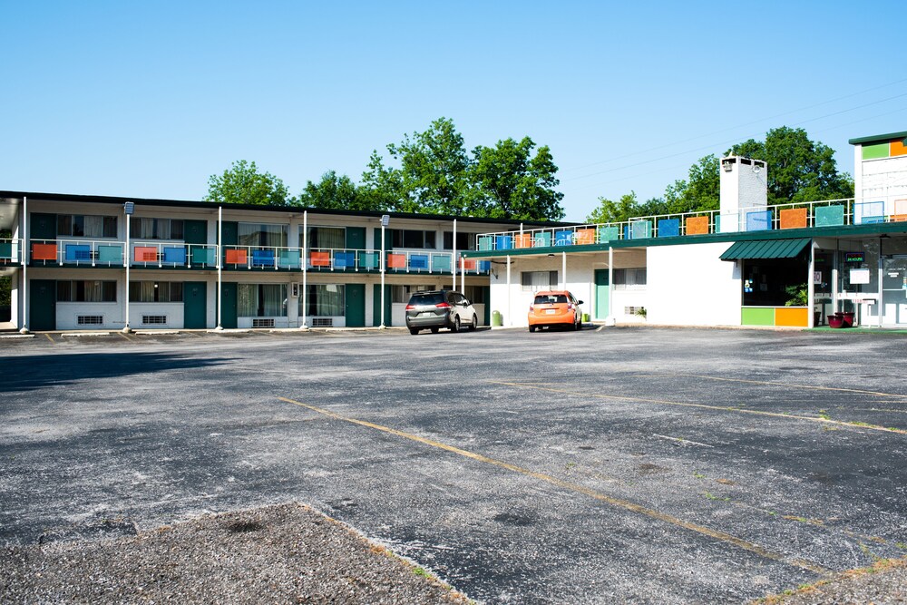 Hamilton Holiday Motel in Hamilton, United States