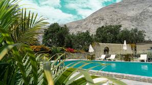 Outdoor pool, sun loungers
