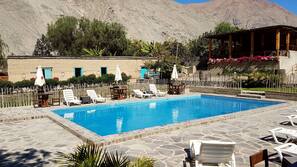 Outdoor pool, sun loungers