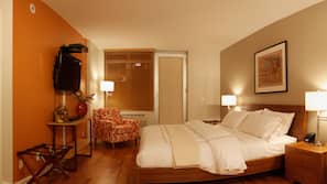 Premium bedding, desk, iron/ironing board, cots/infant beds