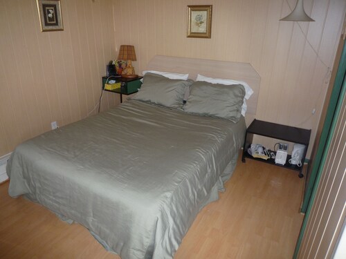 Check Expedia for Availability of Motel Tracy