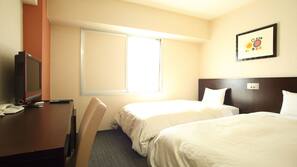 Down duvet, desk, blackout curtains, free WiFi