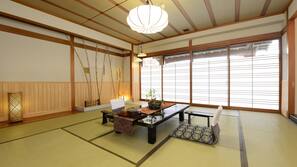 Memory-foam beds, in-room safe, desk, blackout curtains
