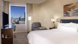 Pillowtop beds, in-room safe, desk, blackout drapes