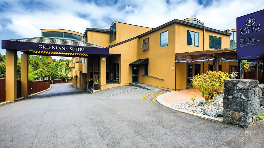 Greenlane Suites