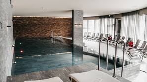 2 indoor pools
