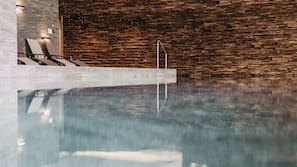 2 indoor pools