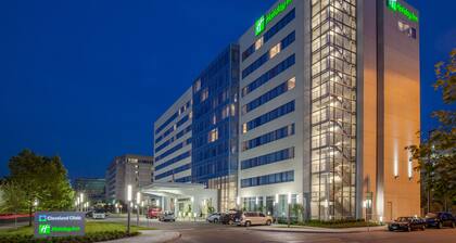 Holiday Inn Cleveland Clinic, an IHG Hotel