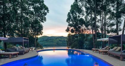 Crater Safari Lodge