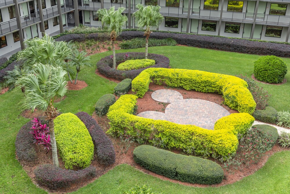 Garden, Wyndham Garden Lake Buena Vista Disney Springs® Resort Area