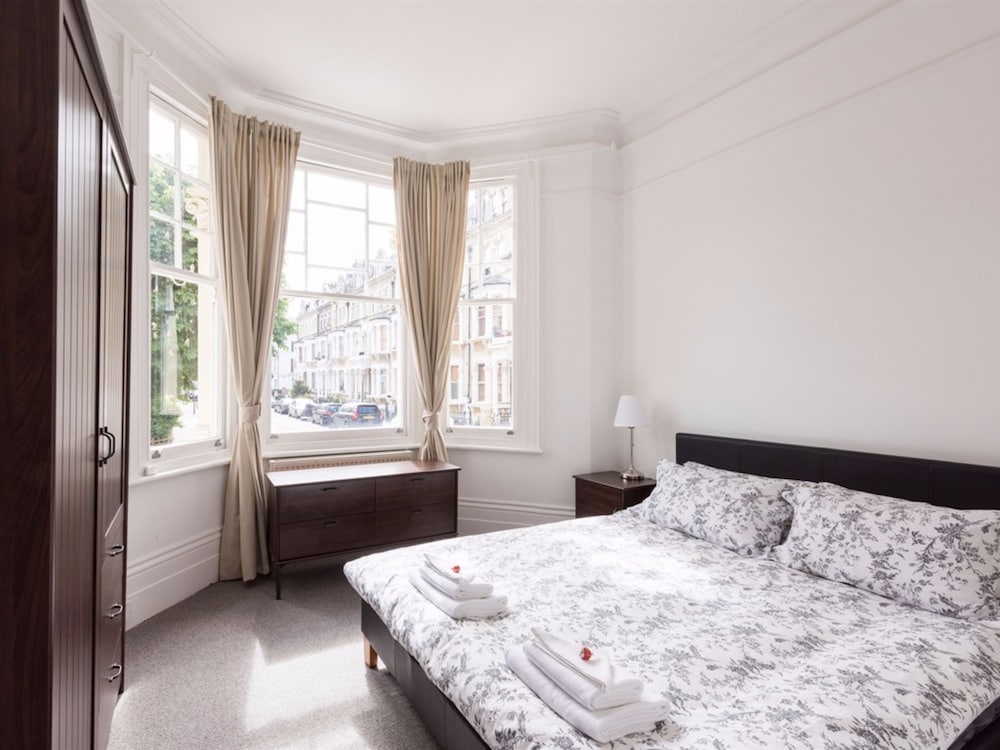 Hotels Near Edensor Road New Chiswick Pool 21 Navitime - 