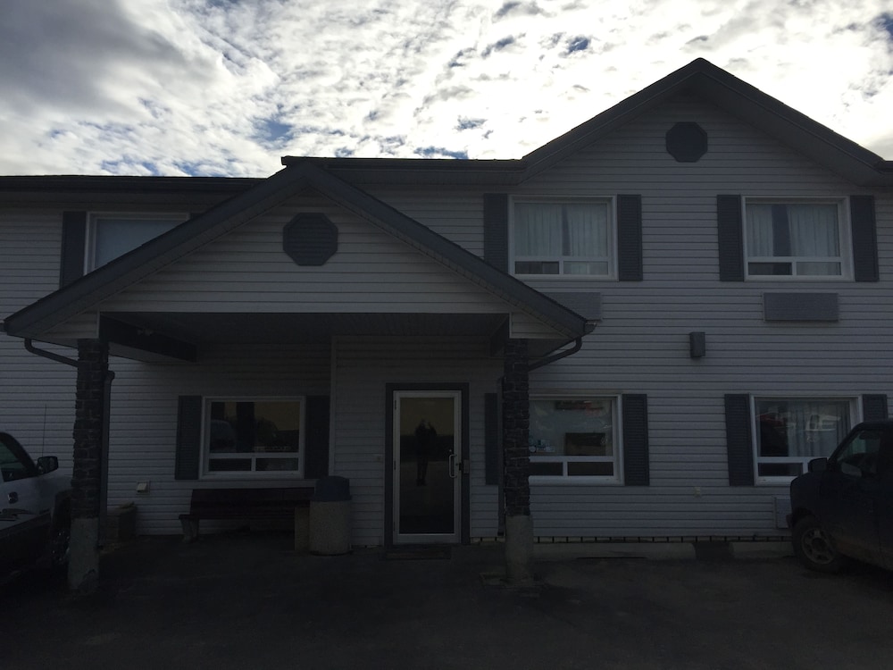 Crossfield Country Inn in Crossfield, Canada