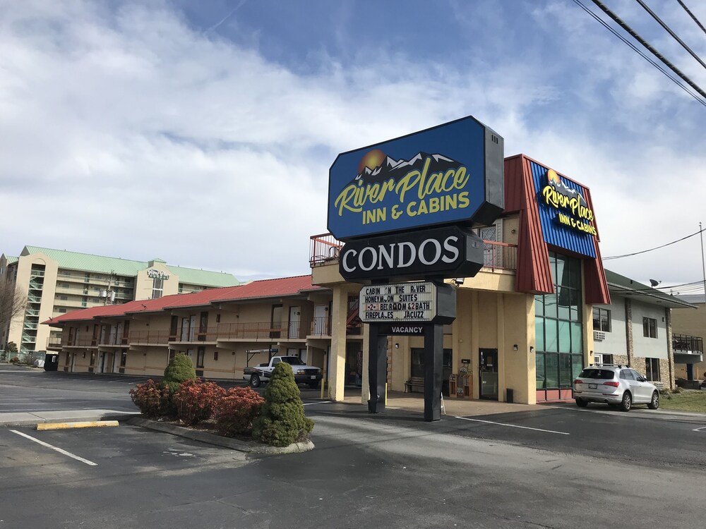 River Place Inn Pigeon Forge Usa Aarp Travel Center