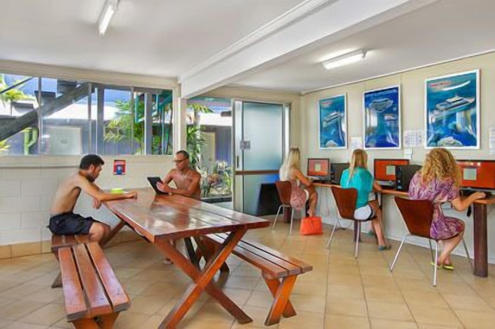 Caravella Backpackers